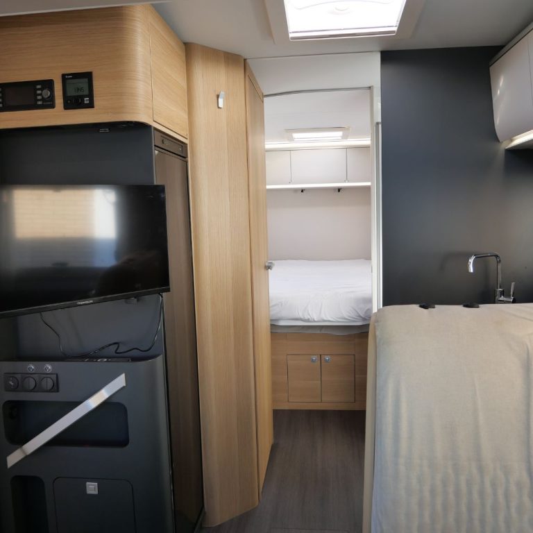 Adria Matrix Axess 670 sc zona trasera