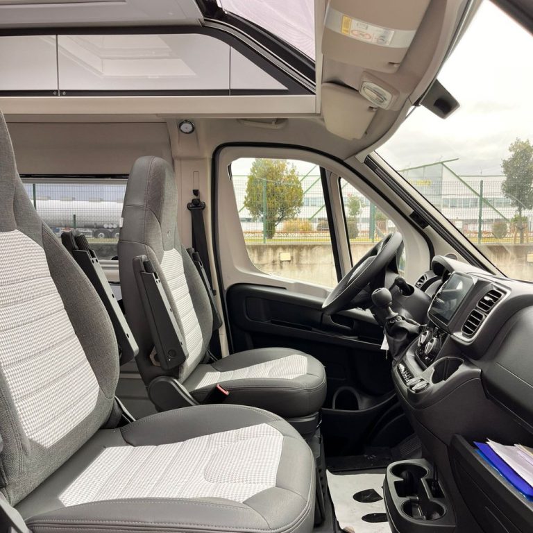 Camper Picasso Twin 600spb supreme zona conduccion